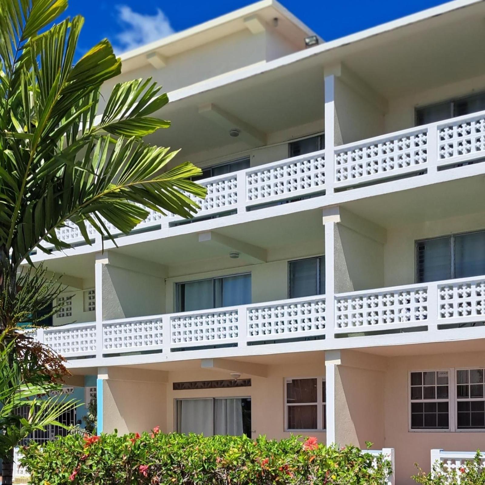 Melrose Beach Apartments Inc 布里奇敦 外观 照片