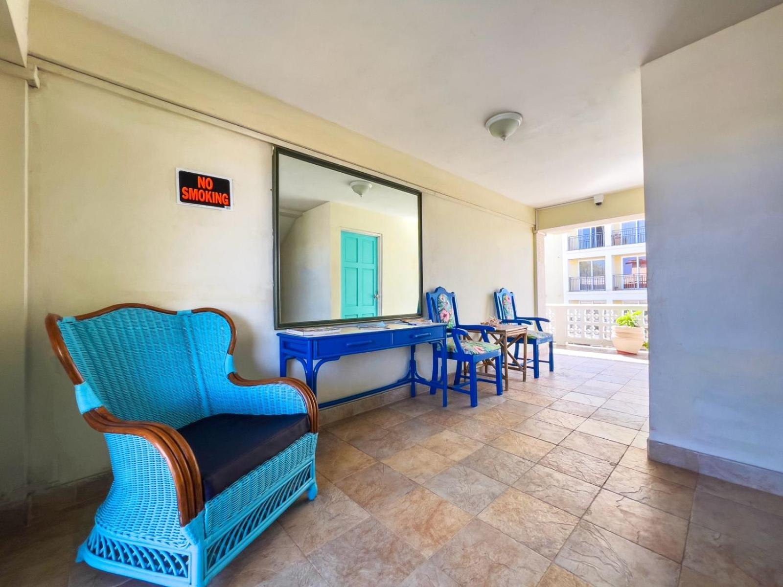Melrose Beach Apartments Inc 布里奇敦 外观 照片