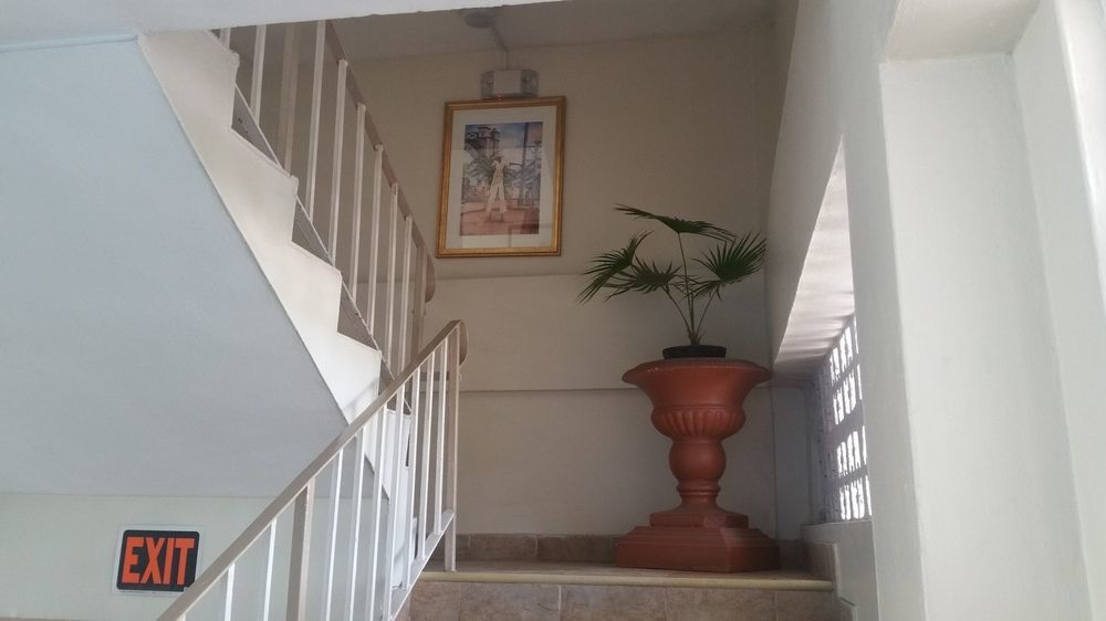Melrose Beach Apartments Inc 布里奇敦 外观 照片